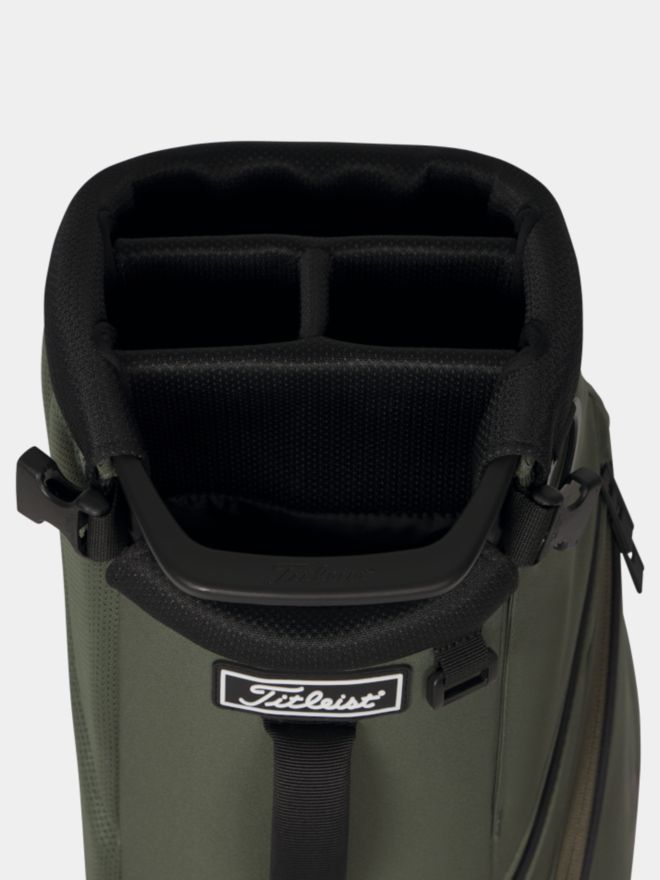 Titleist Players 4 StaDry green