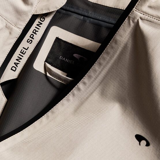 Daniel Springs Wasserdichte, voll verschweisste Regen Jacke sand