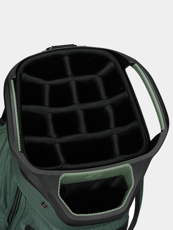 TaylorMade Storm Dry Cart green