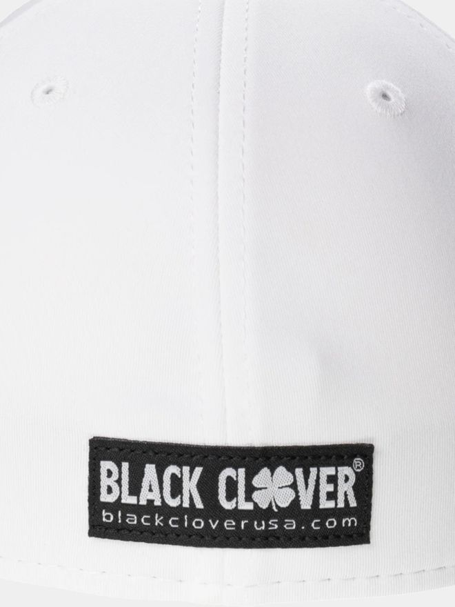 Black Clover Premium Clover Fitted Performance Cap weiß
