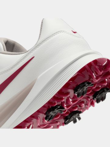 Nike VICTORY PRO 4 white