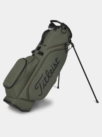 Titleist Players 4 StaDry green