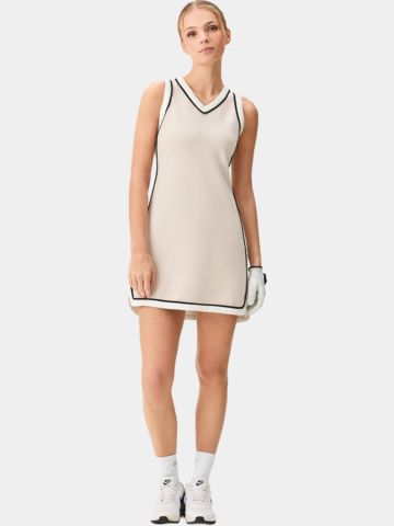 Macade Golf Ava Tan TX Flow Dress Ohne Arm Kleid beige