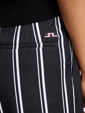 J.Lindeberg 30Y Carmen Striped Bermuda weiß