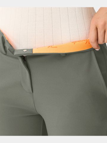 Macade Golf Sage Performance Trouser Chino Hose grün